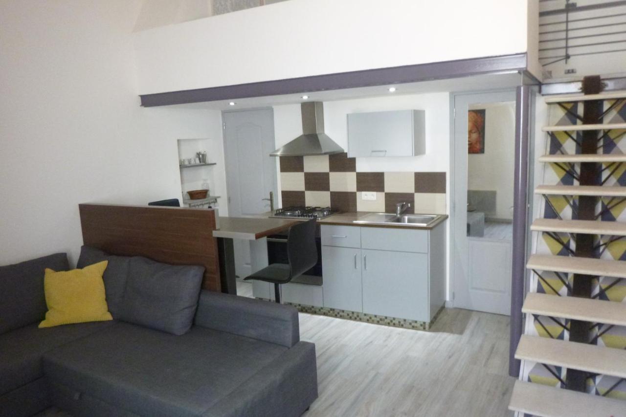 Studio Lourmarin Centre Apartment Bagian luar foto